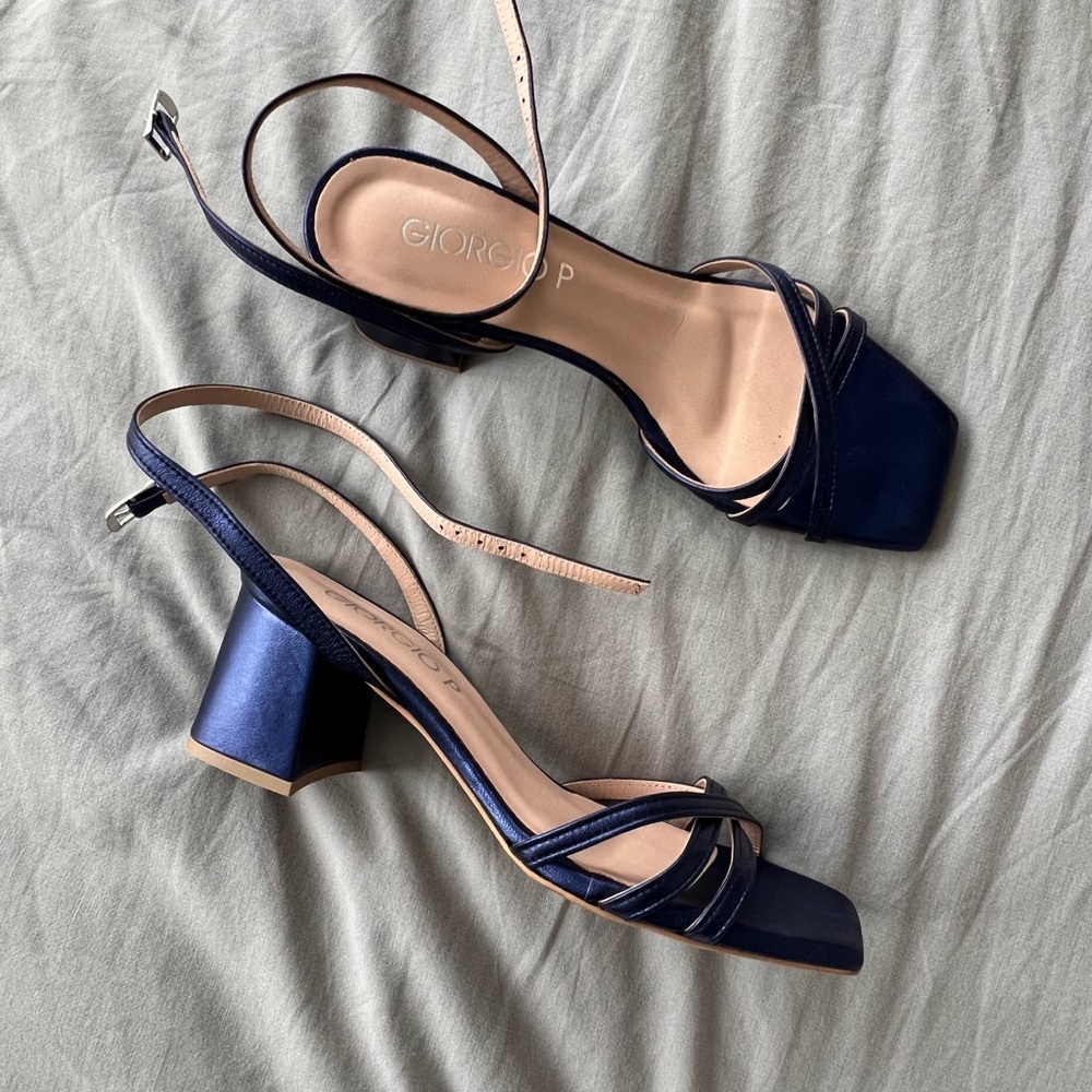 Giorgio P leather blue sandals
